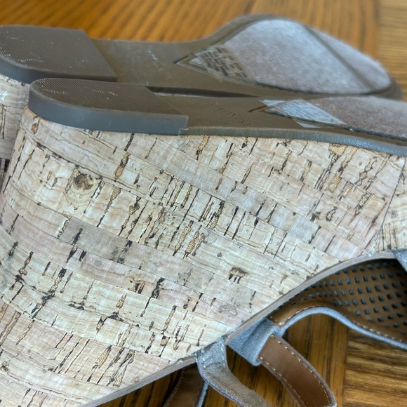 Franco Sarto Clinton2 Taupe Perforated Cork Wedge Platform 4” Sandals Size 10 - Picture 13 of 15